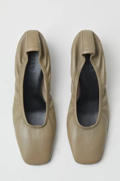 Chaussures A Talon En Cuir