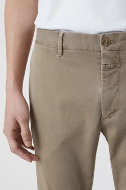 Clifton Slim Chino
