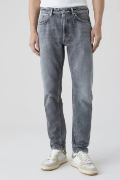 Cooper Tapered Jeans