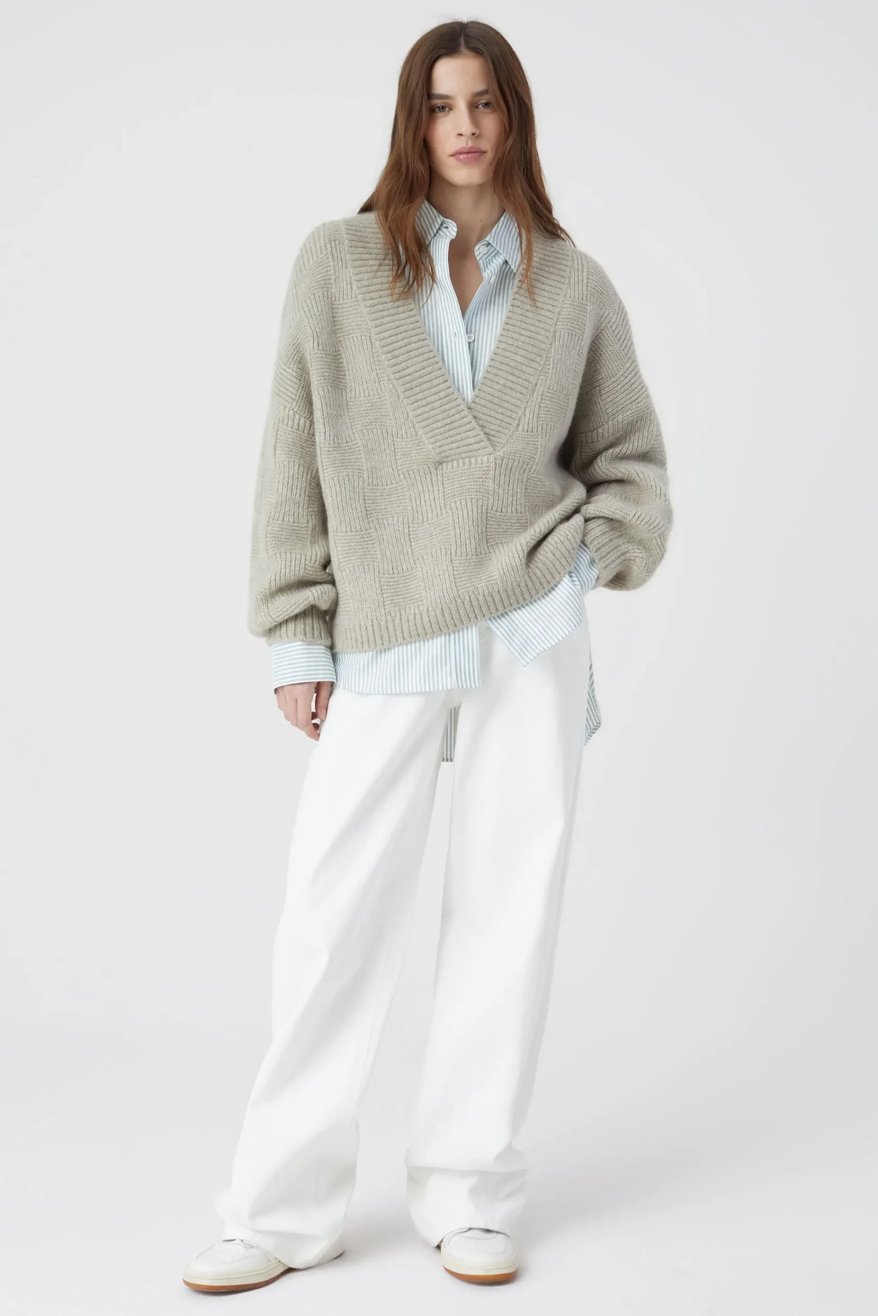 Laine Pullover En V