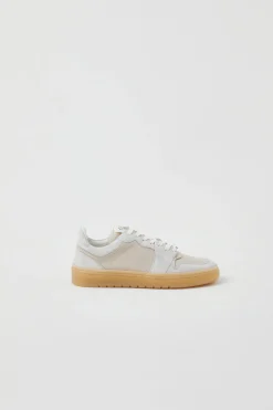 Sneaker Basses