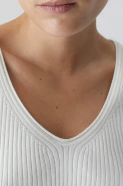 Top A Encolure En V