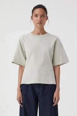 T-Shirt A Logo